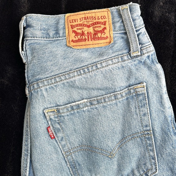 Levi size 26, ‘94 Baggy straight leg light wash jean pant - Picture 2 of 8